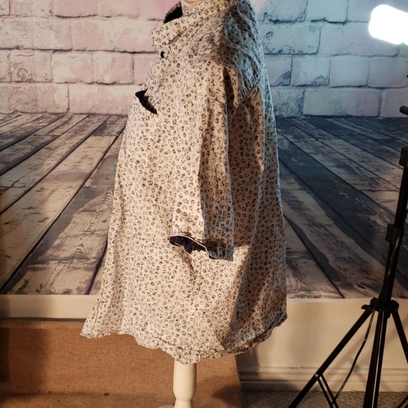 Pd&c Stretch 2XL Floral button up - Picture 2 of 8